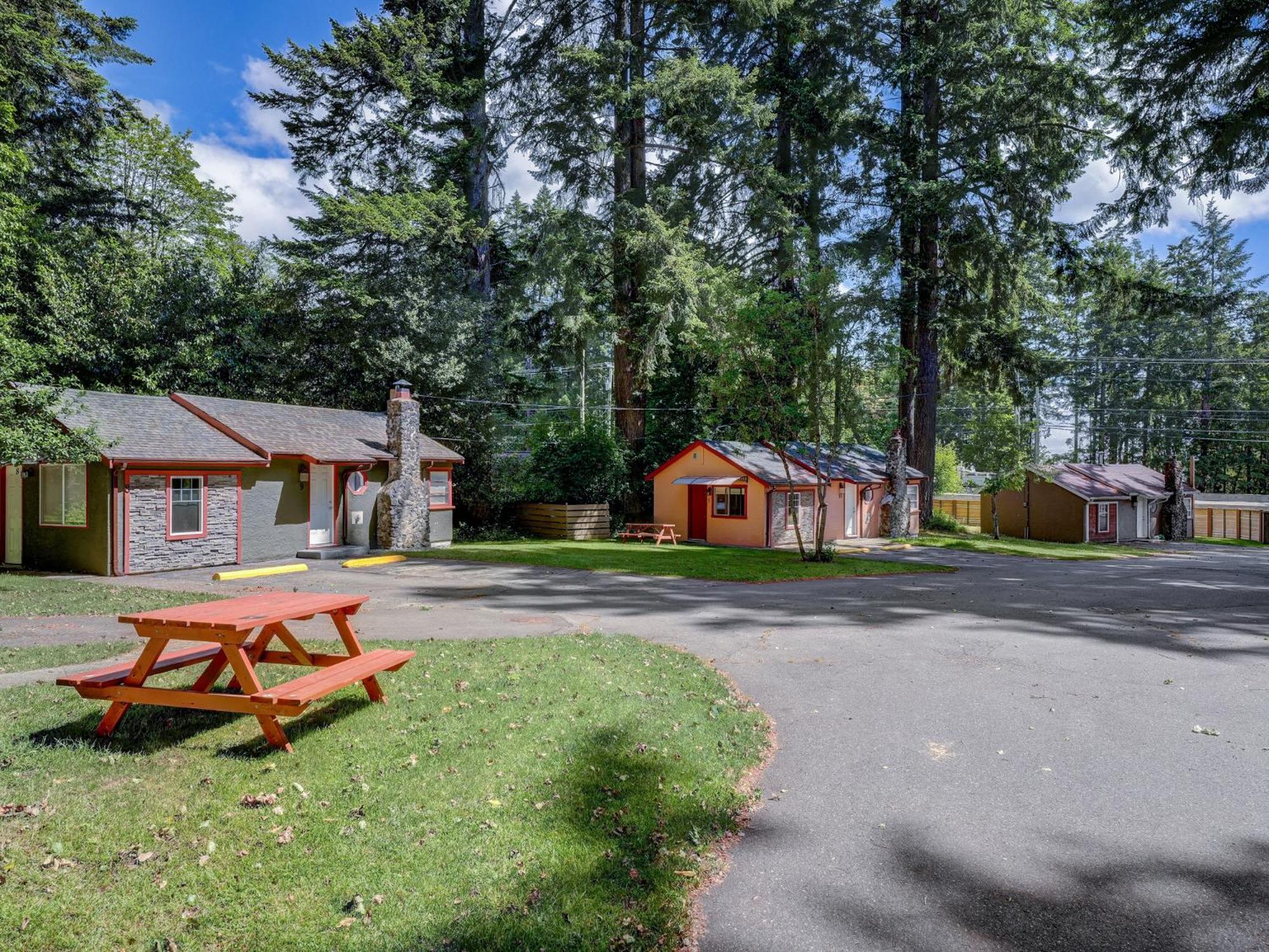 Malahat Bungalows Motel Malahat