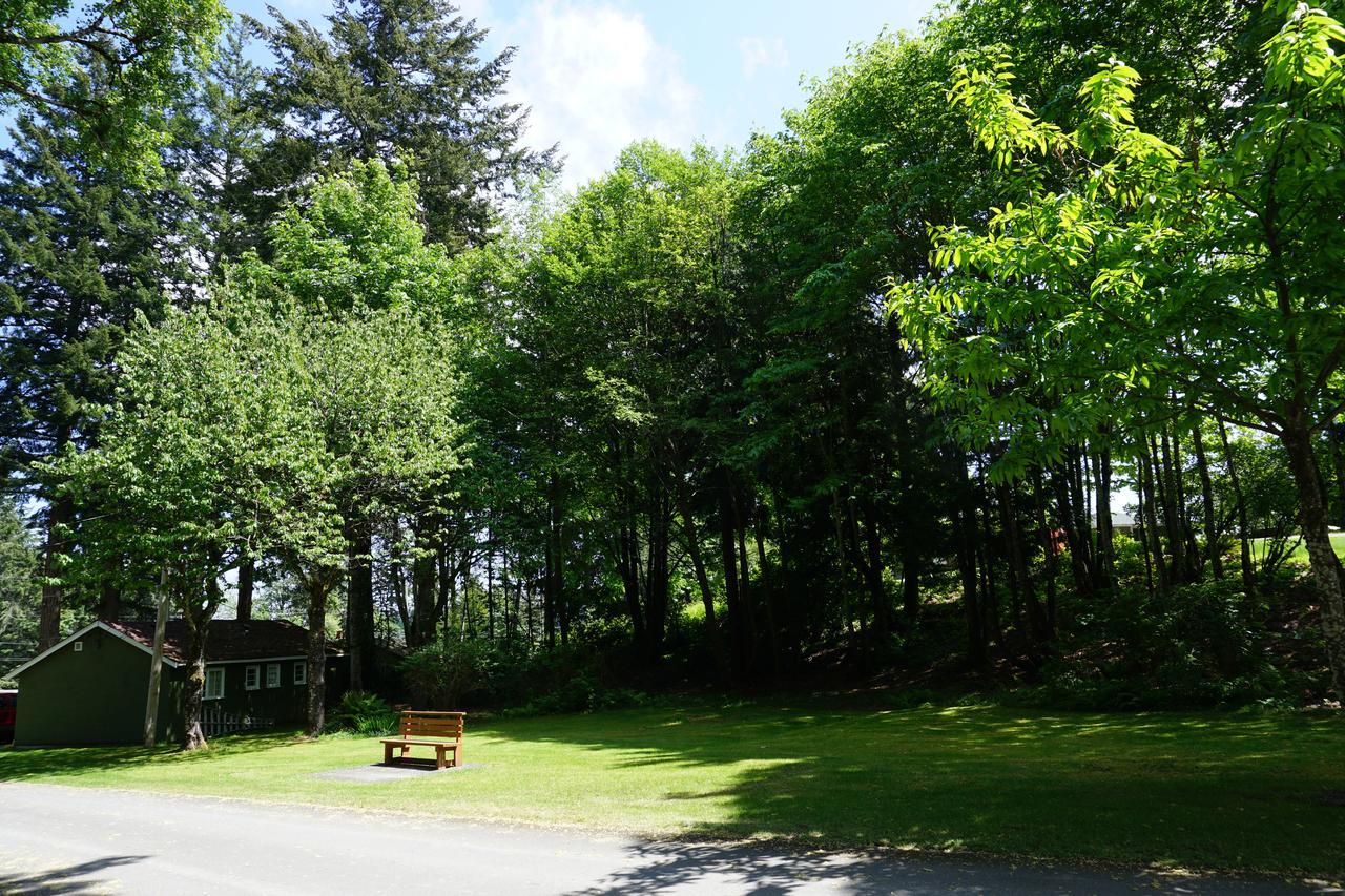 Malahat Bungalows Motel Motel 2*