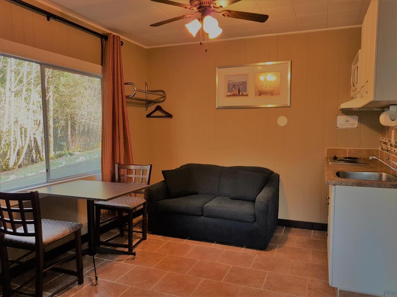 Malahat Bungalows Motel Malahat