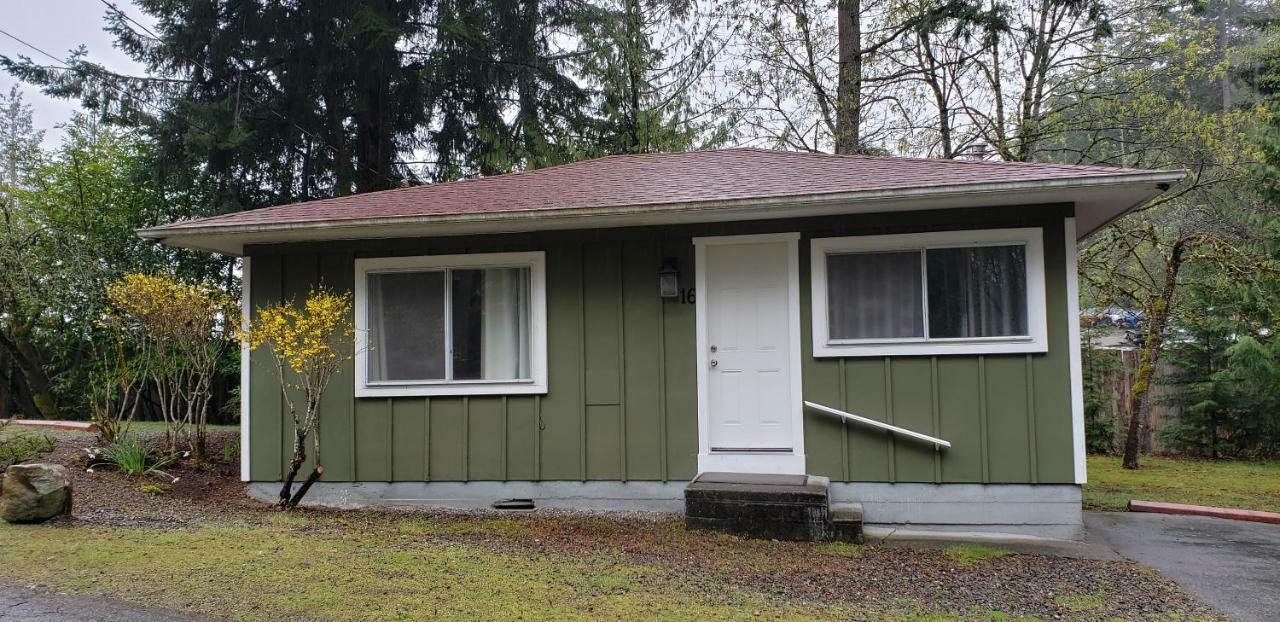Malahat Bungalows Motel Malahat